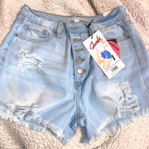 Denim shorts. Size 7. Never before worn.